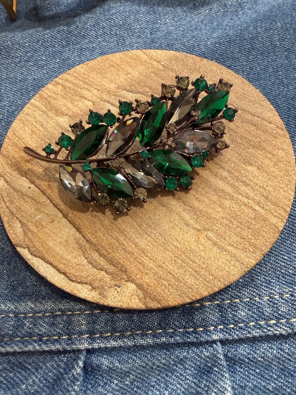 Fashion Elegant Green Crystal Leaf Brooch - Women Jewelry